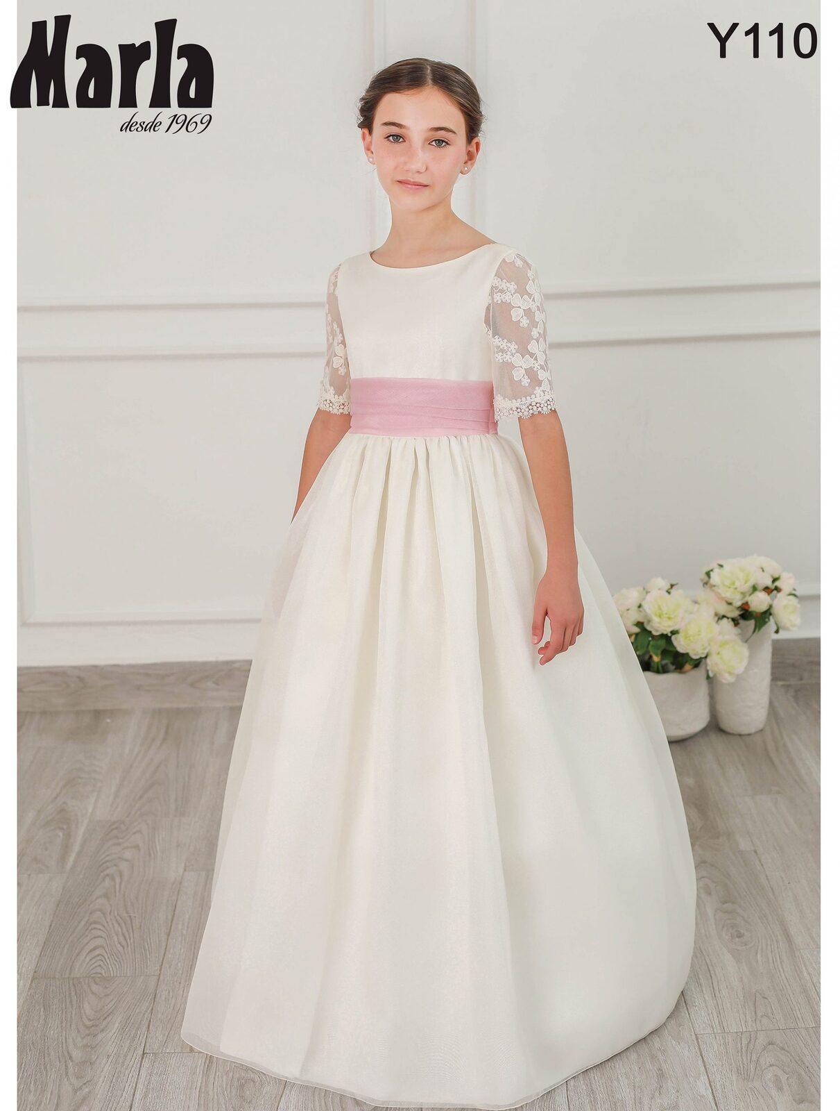 Vestido de comunión Marla Y110 de seda rústica con espalda de encaje 1 Vestido de comunión Marla Y110