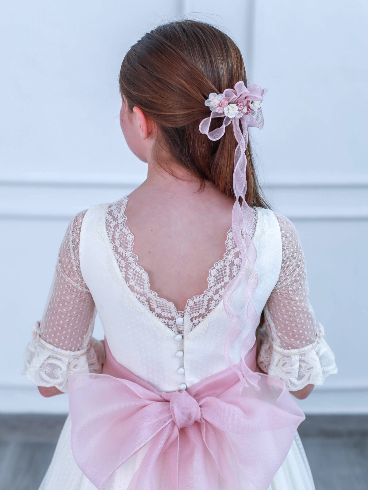 Vestido de comunión Marla Y127 de tul bordado con fajín de flores 2 Vestido de comunión Marla Y127 (espalda)
