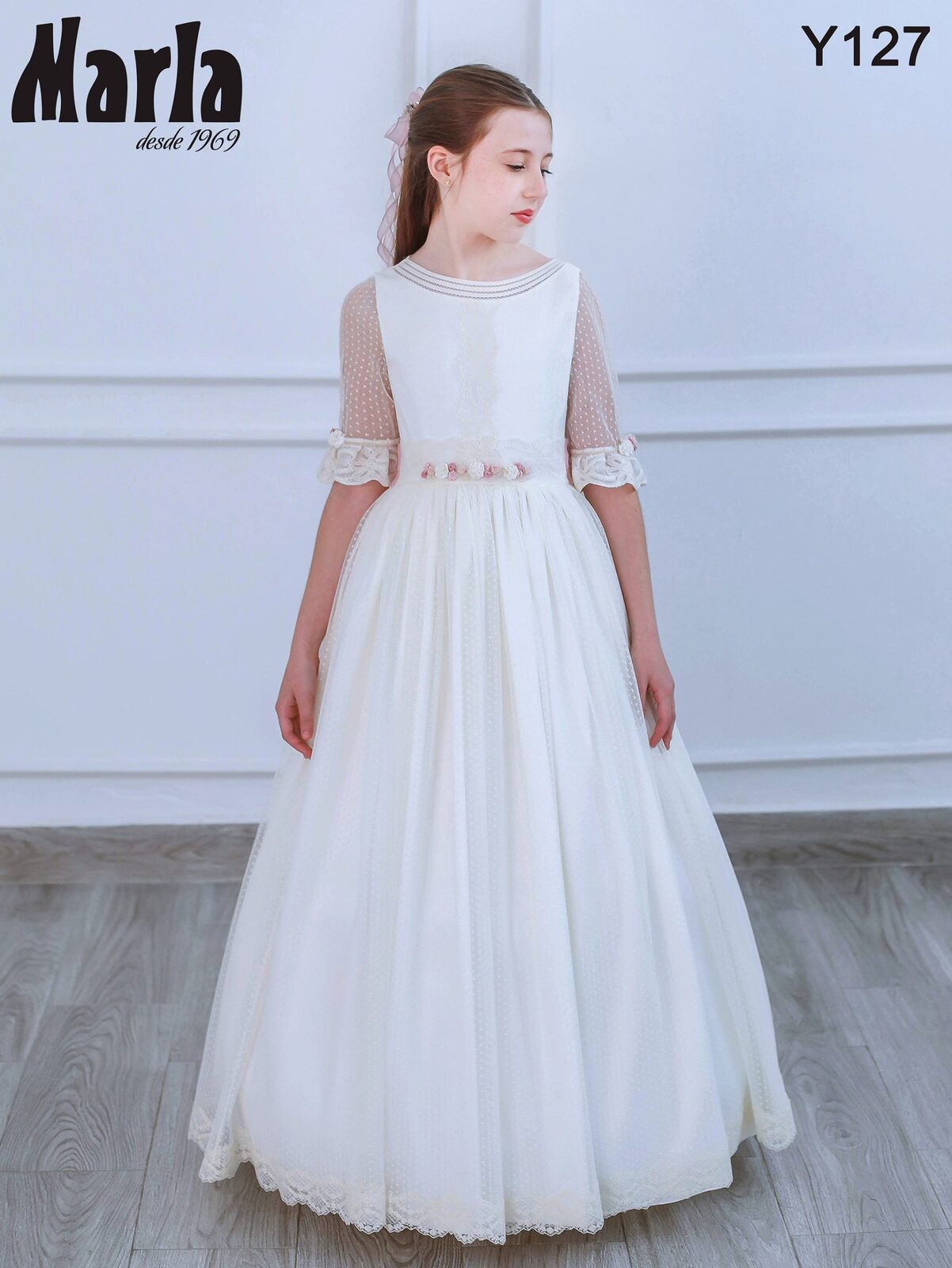 Vestido de comunión Marla Y127 de tul bordado con fajín de flores 1 Vestido de comunión Marla Y127